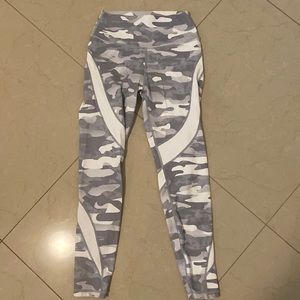 Violate the Dresscode leggings